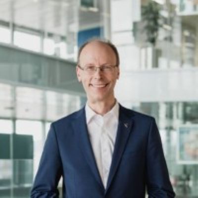 Dr. Hans Aubauer